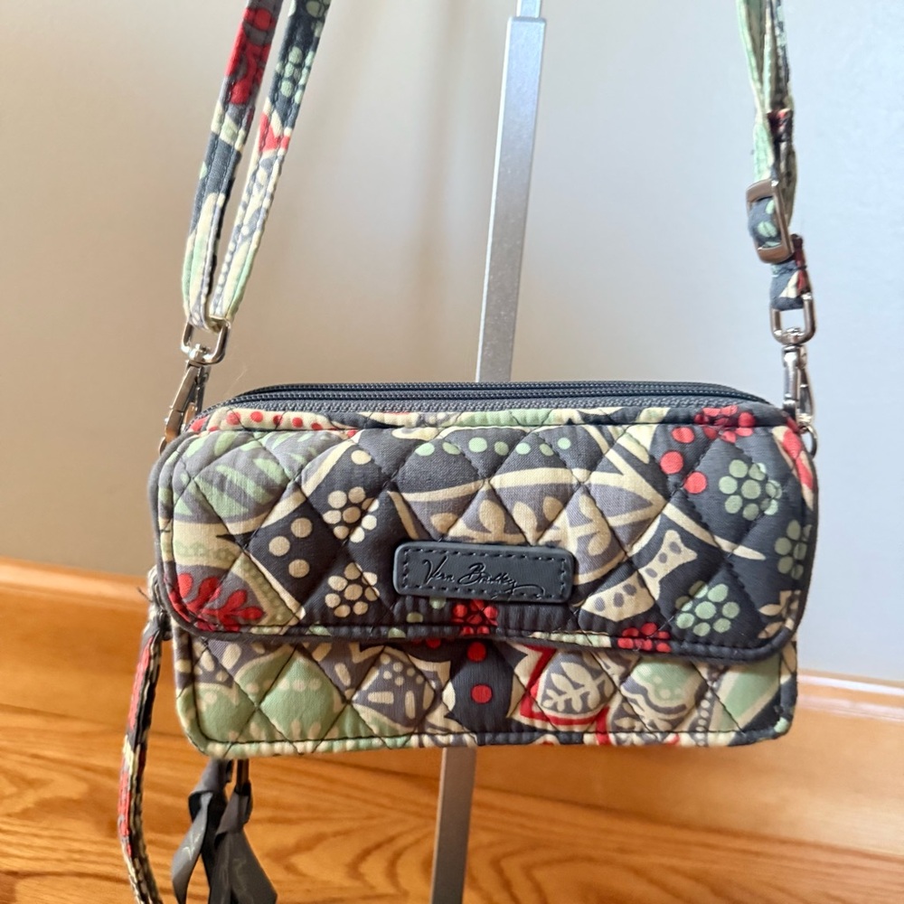 Vera Bradley All-in-One Crossbody Bag – Floral & Grey Pattern